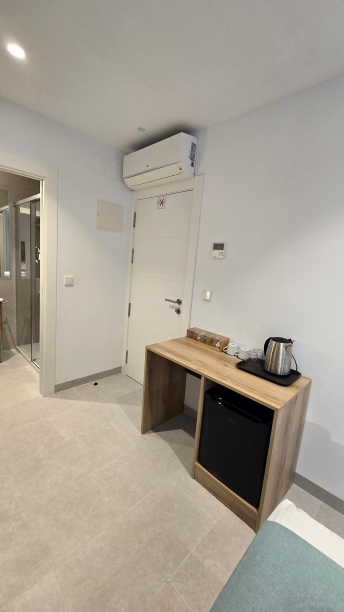 Hostal Rambla 24 By Holihome Alicante Eksteriør bilde