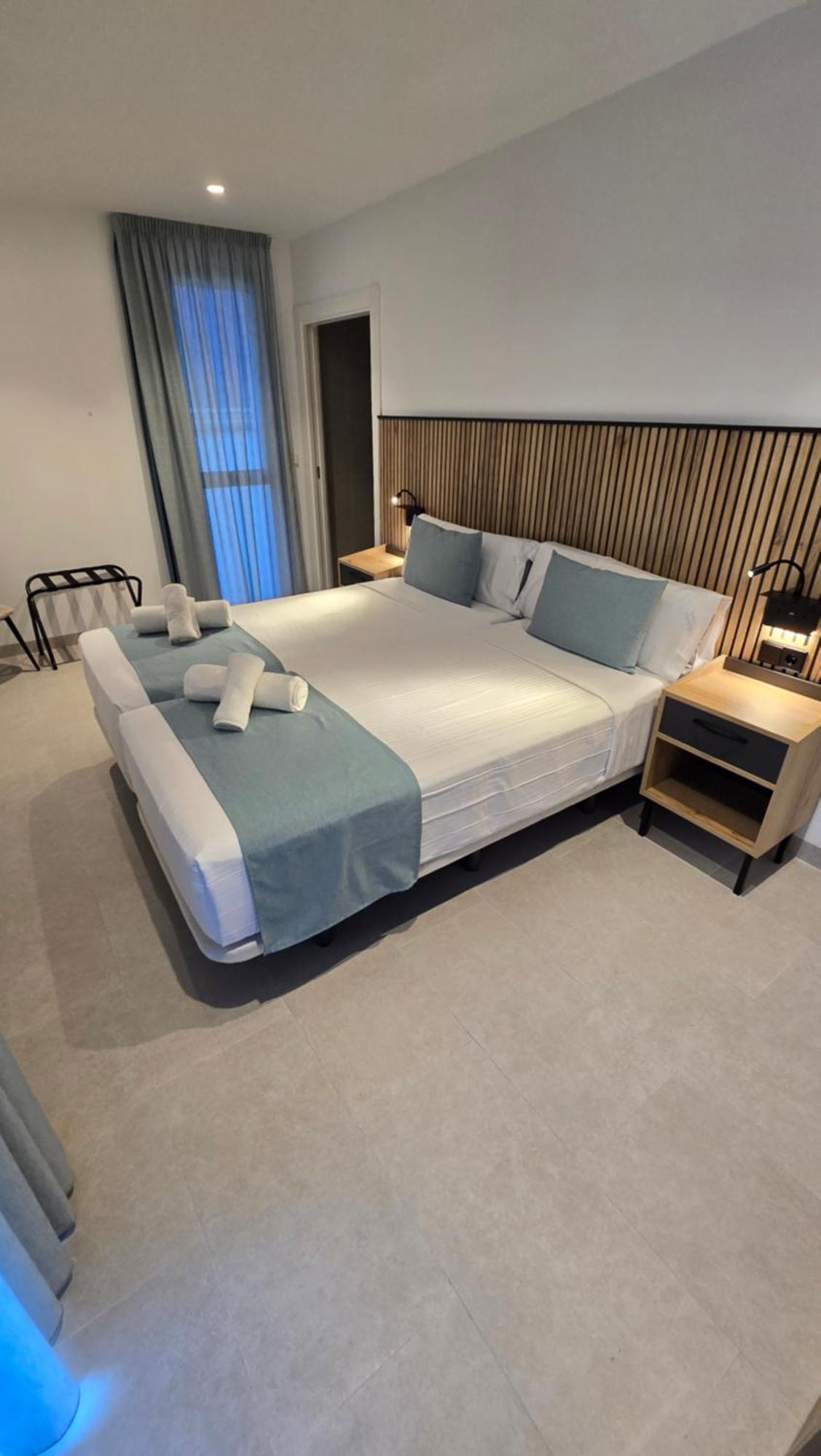 Hostal Rambla 24 By Holihome Alicante Eksteriør bilde
