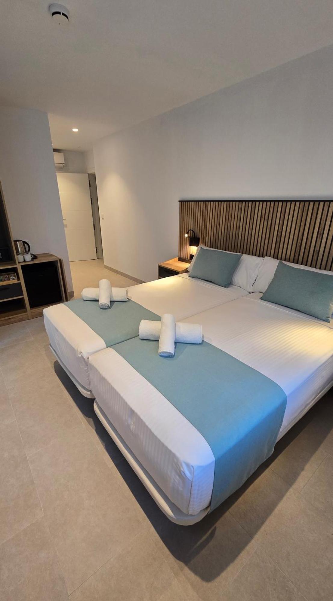 Hostal Rambla 24 By Holihome Alicante Eksteriør bilde