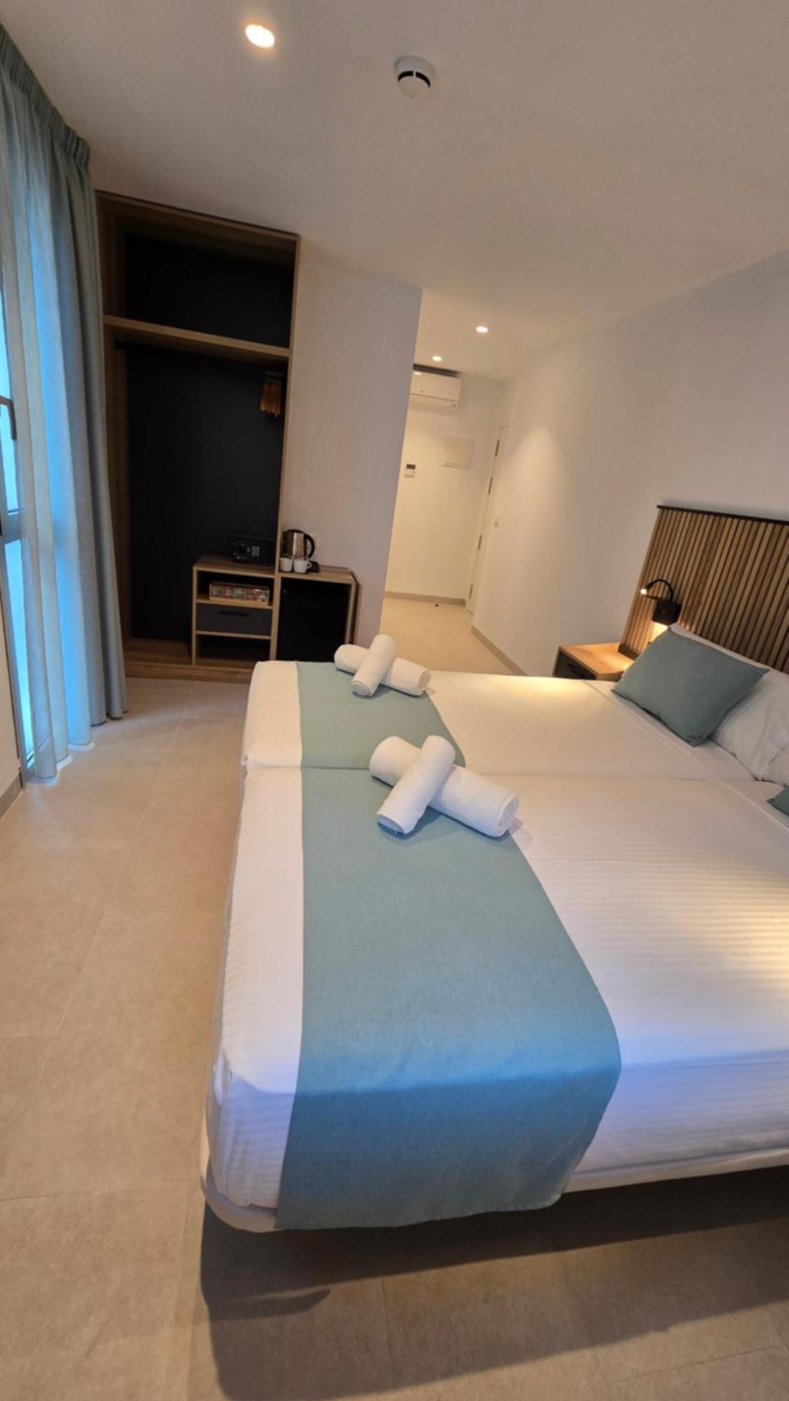 Hostal Rambla 24 By Holihome Alicante Eksteriør bilde