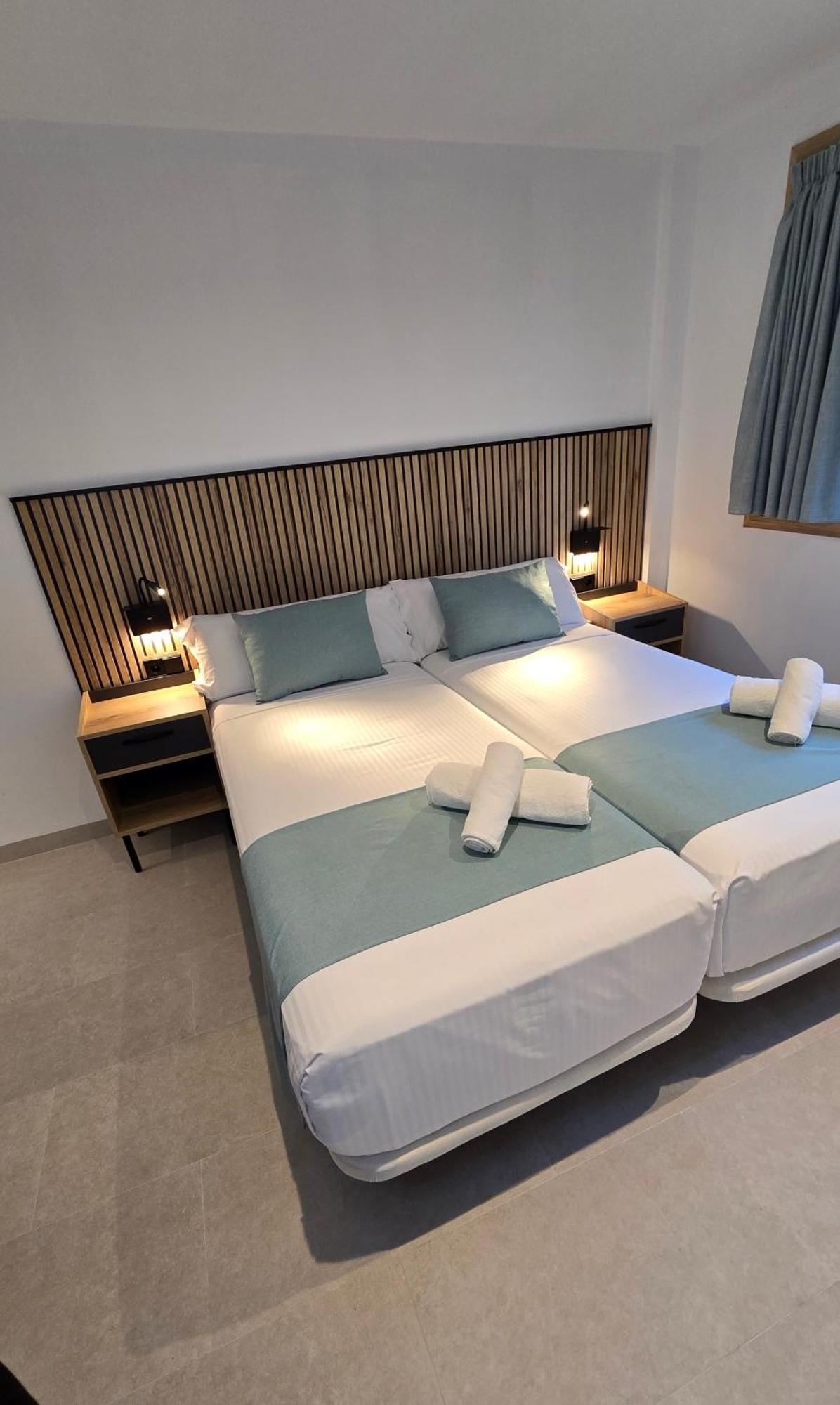 Hostal Rambla 24 By Holihome Alicante Eksteriør bilde
