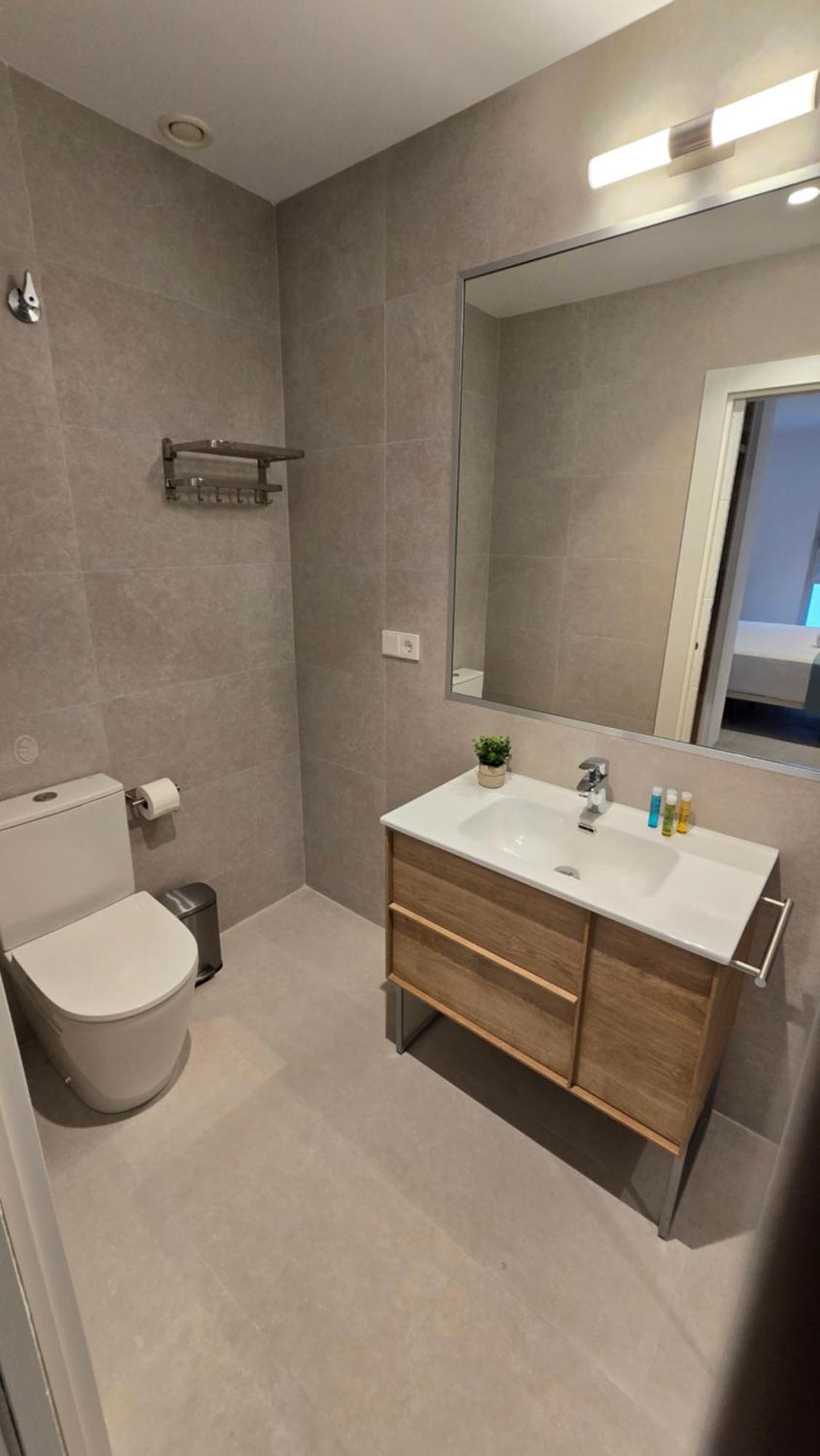 Hostal Rambla 24 By Holihome Alicante Eksteriør bilde