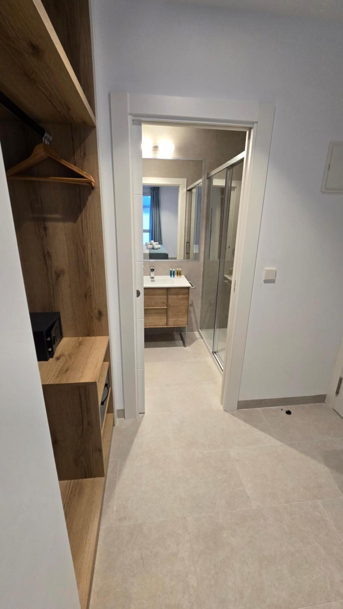 Hostal Rambla 24 By Holihome Alicante Eksteriør bilde