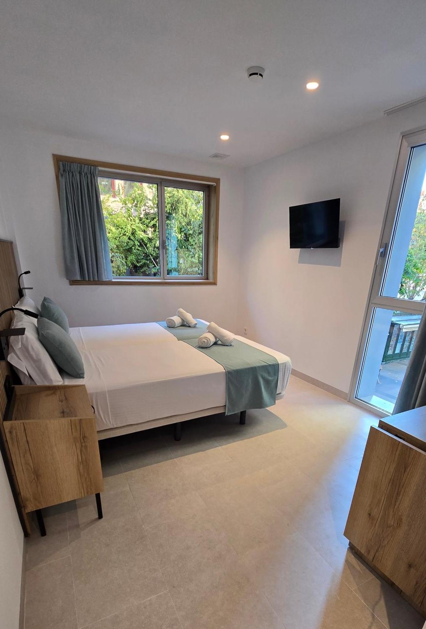 Hostal Rambla 24 By Holihome Alicante Eksteriør bilde