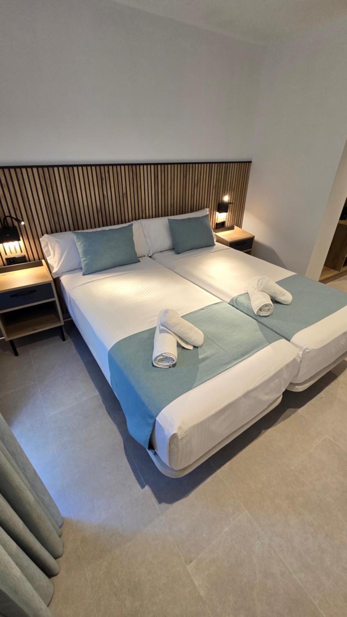 Hostal Rambla 24 By Holihome Alicante Eksteriør bilde