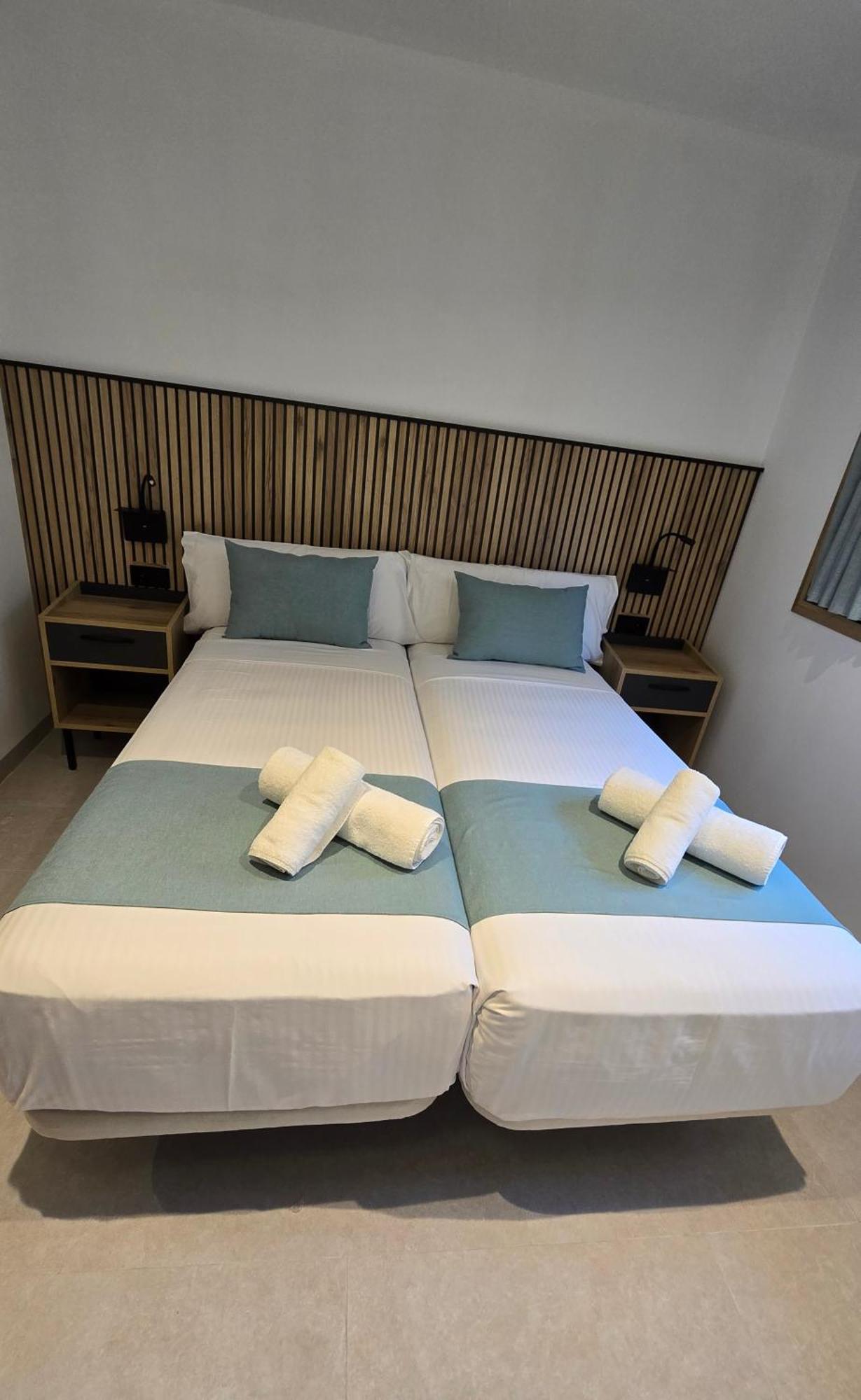 Hostal Rambla 24 By Holihome Alicante Eksteriør bilde
