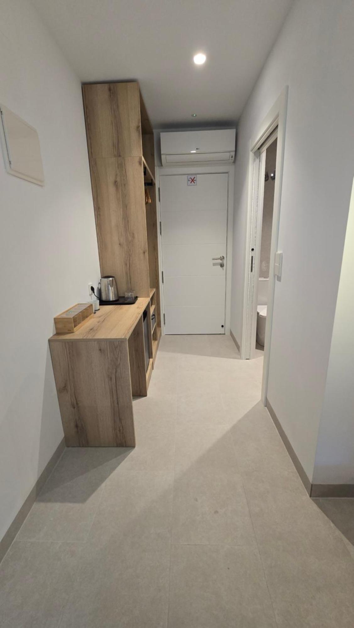 Hostal Rambla 24 By Holihome Alicante Eksteriør bilde